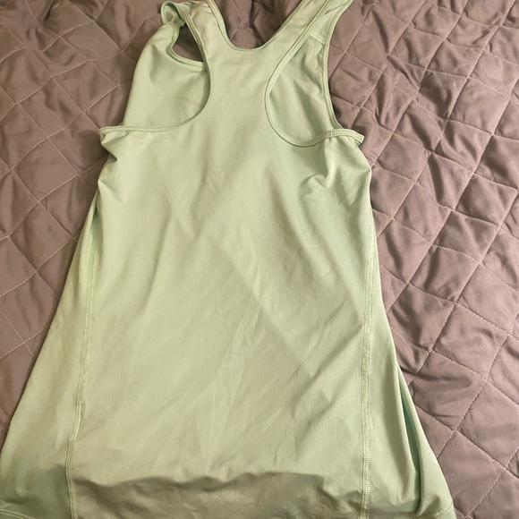 Nike exercise tank top - Picture 2 of 2